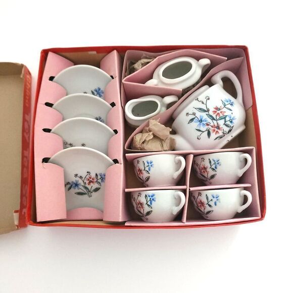 Vintage China Toy Tea Set in box flowers 4 cups saucers pot creamer sugar - Picture 3 of 8